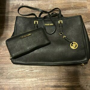 Black Michael Kors Purse with Gold
